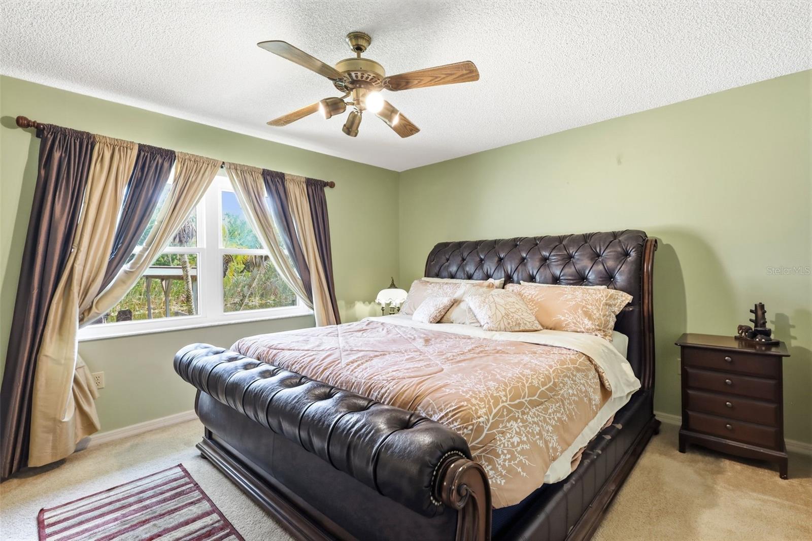 LAKE HARRIS SHORES - Residential