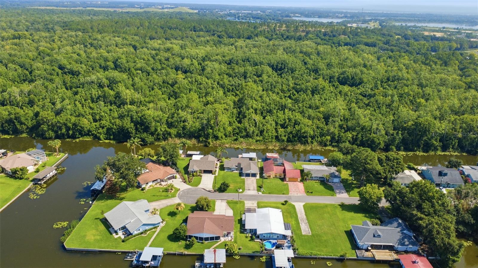 LAKE HARRIS SHORES - Residential