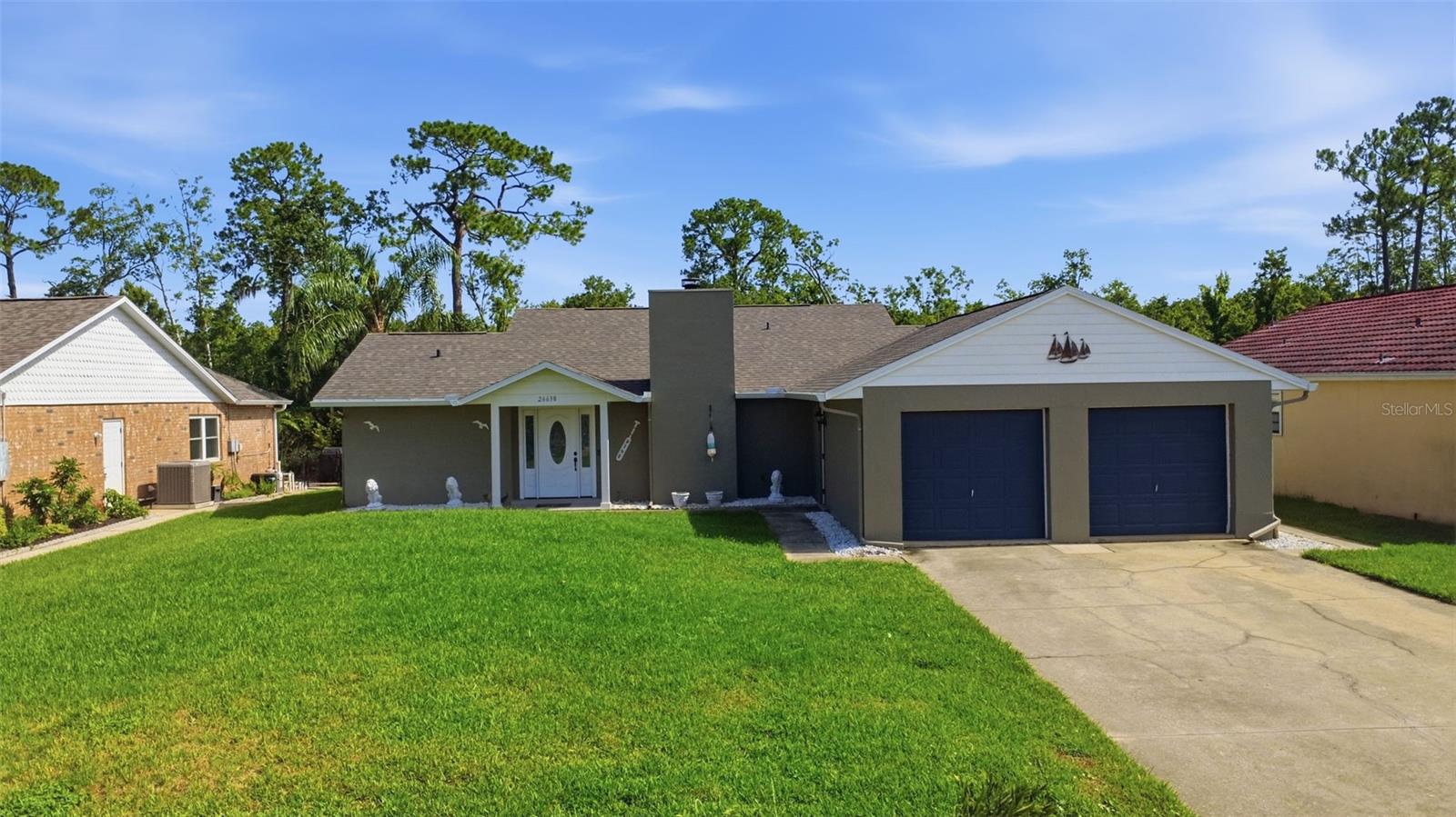 LAKE HARRIS SHORES - Residential