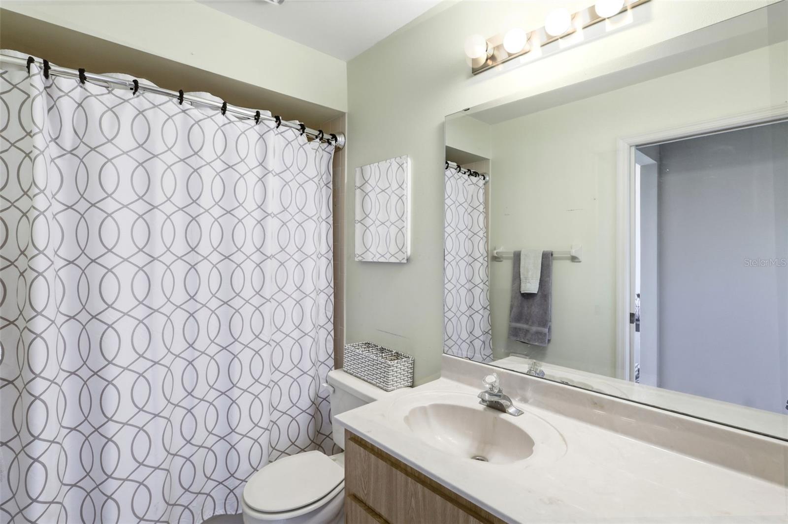 LAKE HARRIS SHORES - Residential