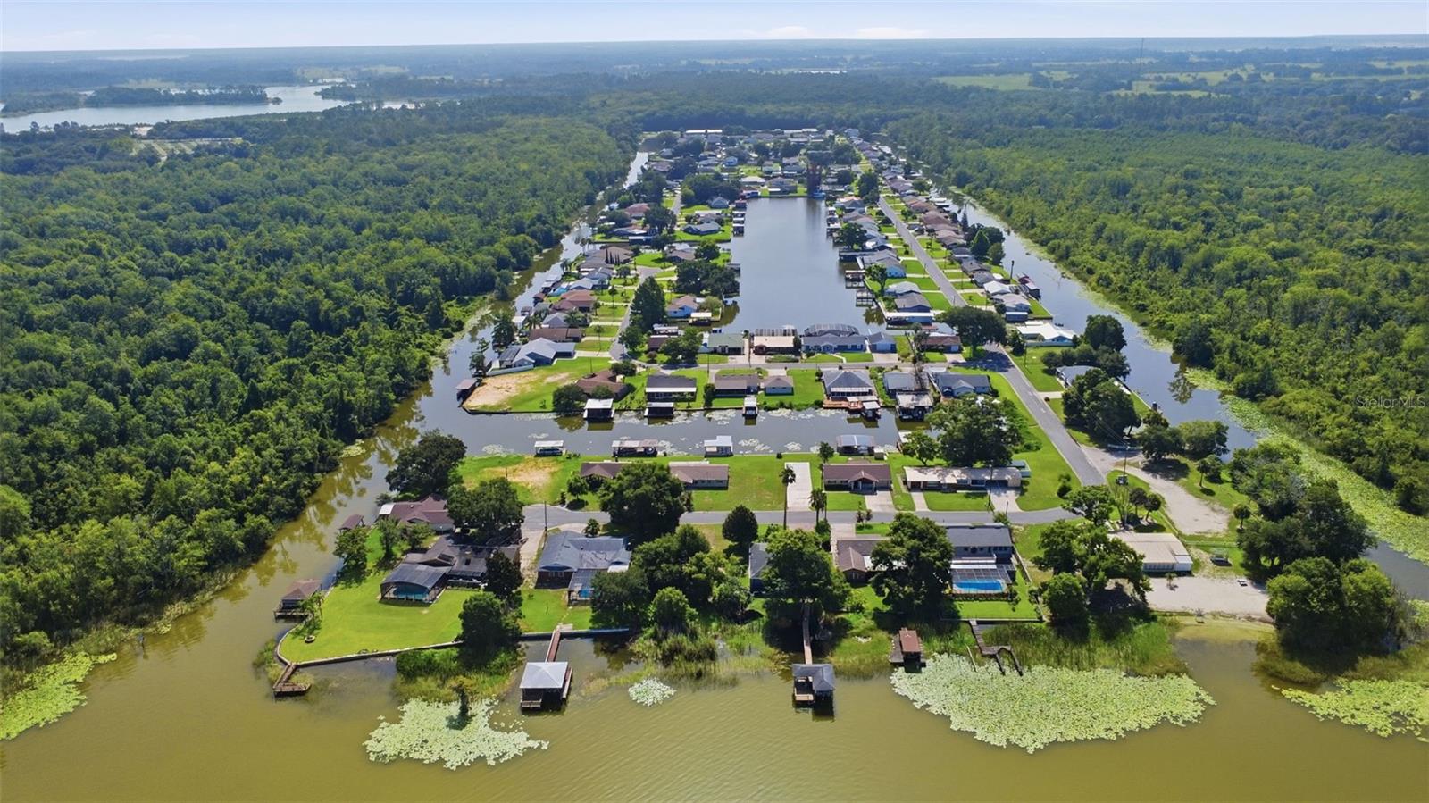 LAKE HARRIS SHORES - Residential