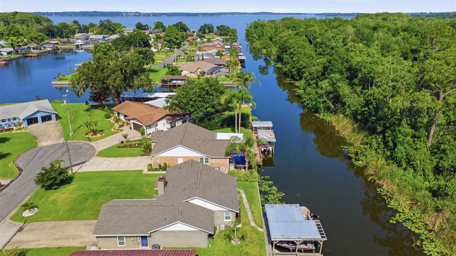 LAKE HARRIS SHORES - Residential