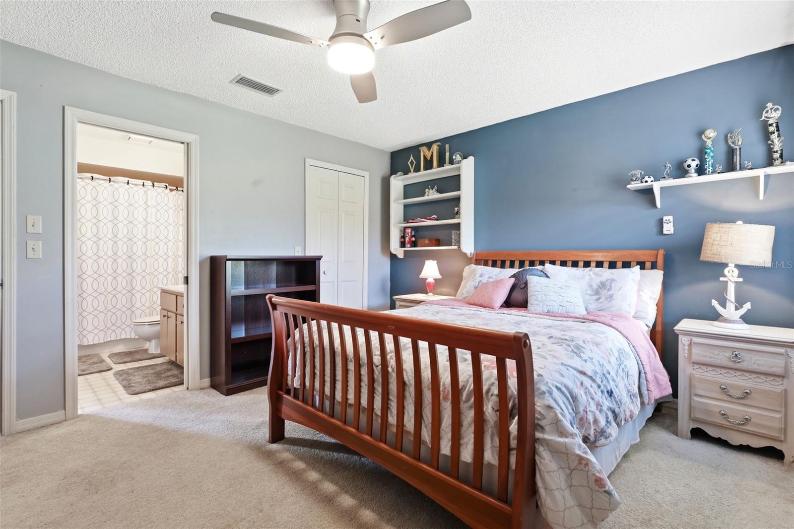 LAKE HARRIS SHORES - Residential