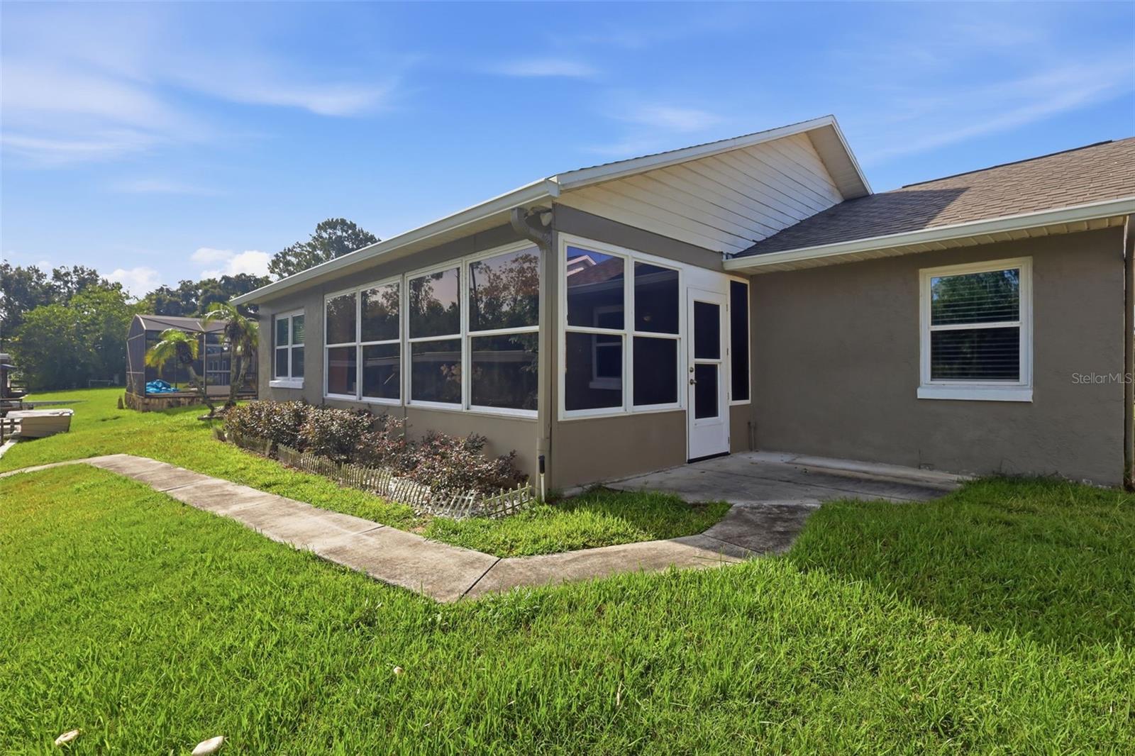 LAKE HARRIS SHORES - Residential