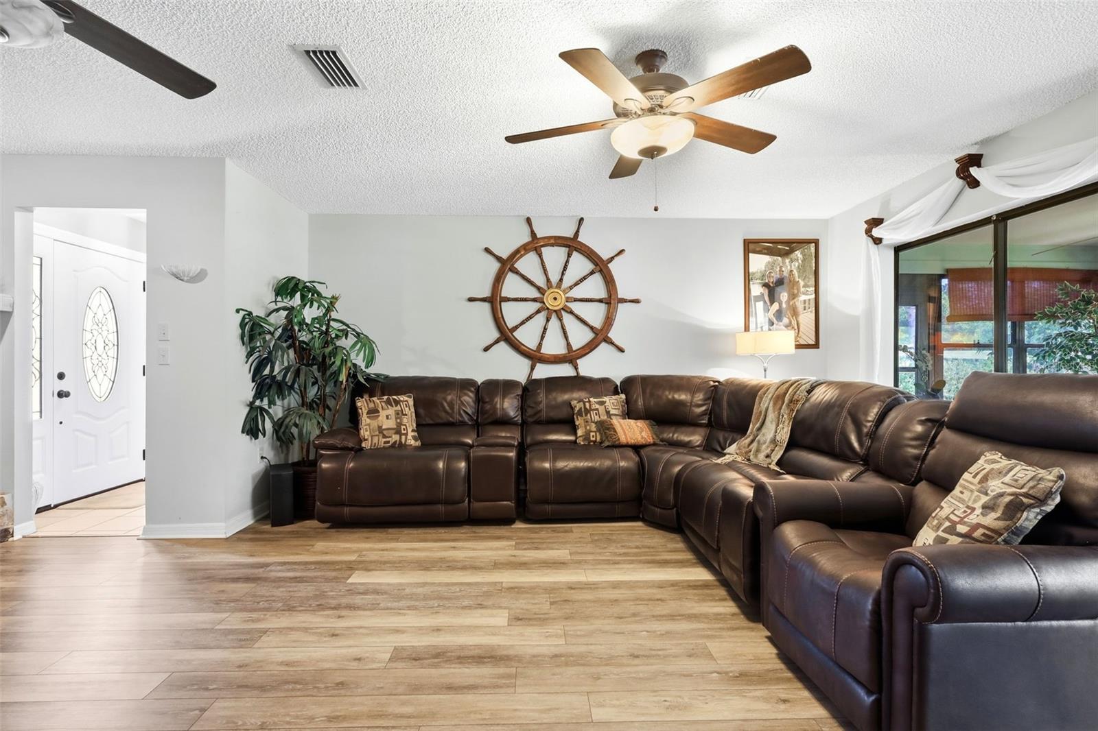 LAKE HARRIS SHORES - Residential