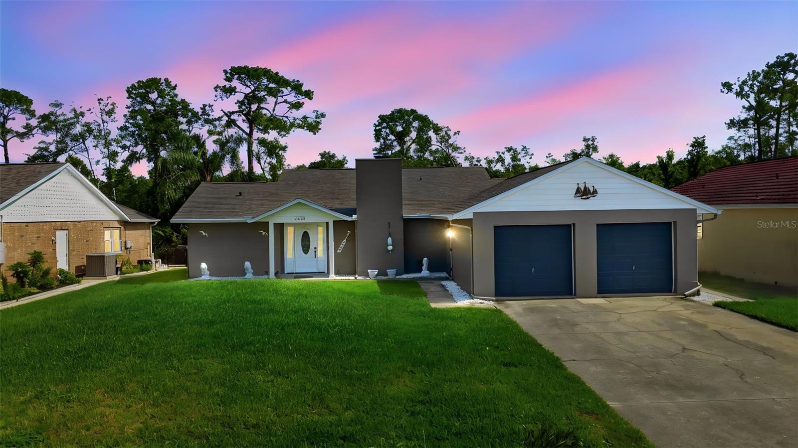 LAKE HARRIS SHORES - Residential