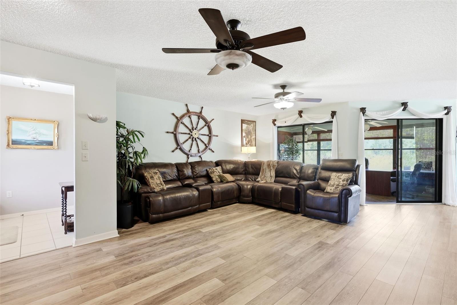 LAKE HARRIS SHORES - Residential