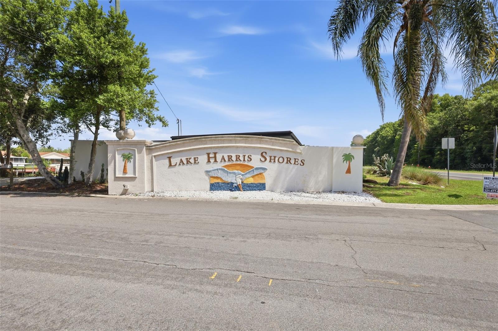 LAKE HARRIS SHORES - Residential