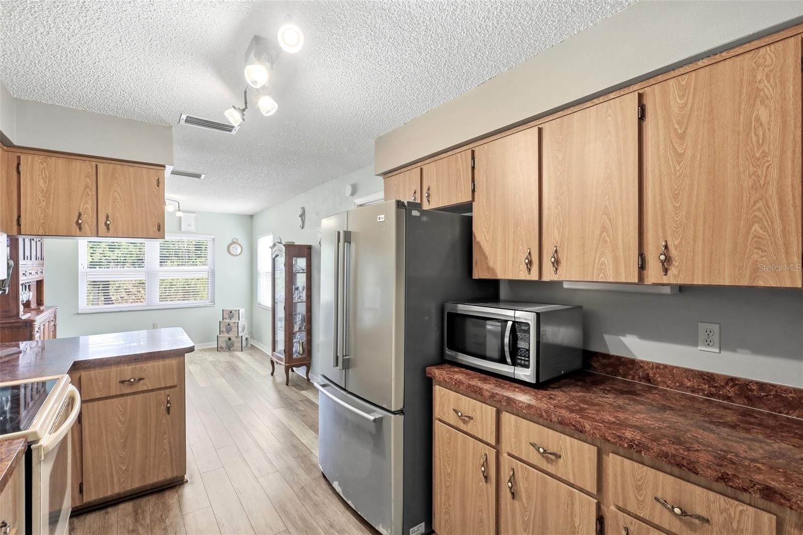LAKE HARRIS SHORES - Residential