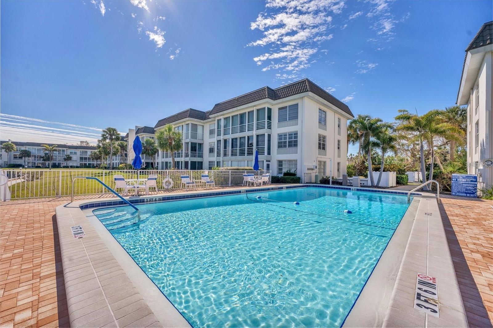 LONGBOAT HARBOUR - Residential