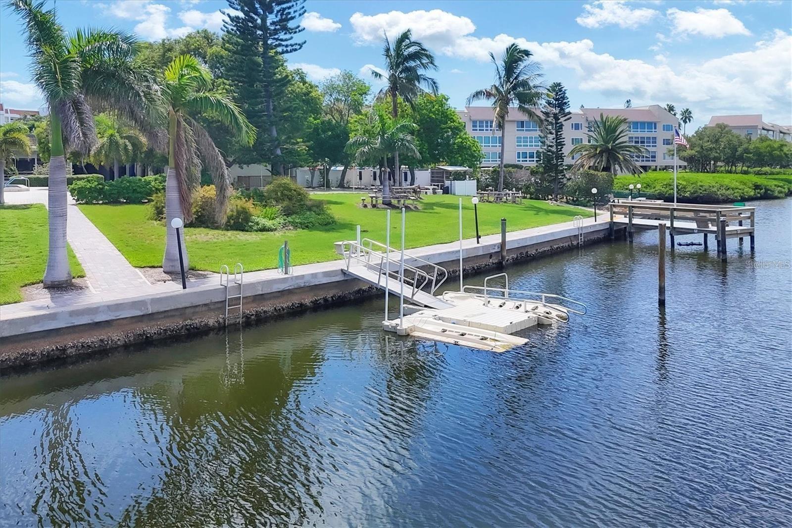 LONGBOAT HARBOUR - Residential
