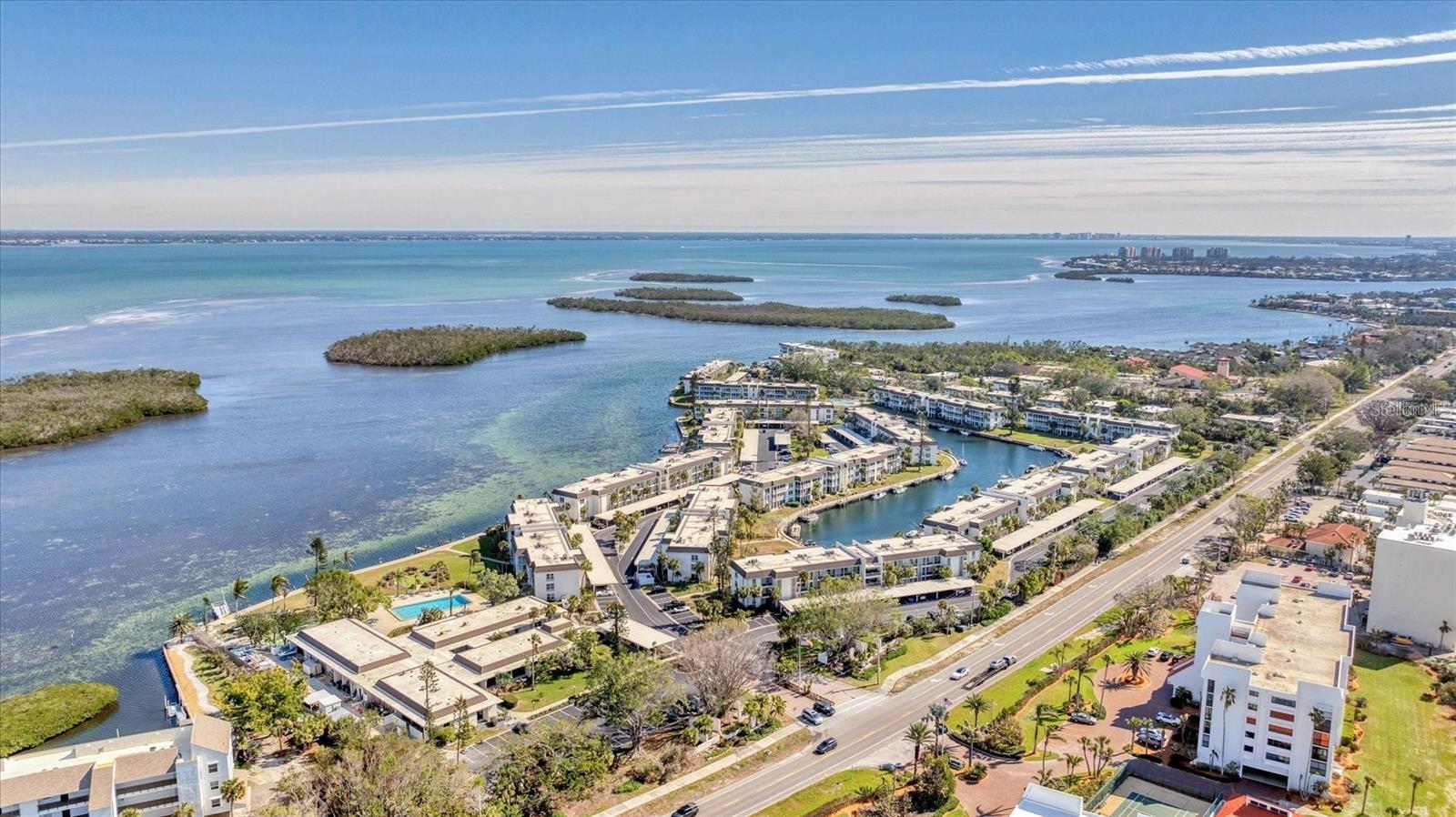 LONGBOAT HARBOUR - Residential
