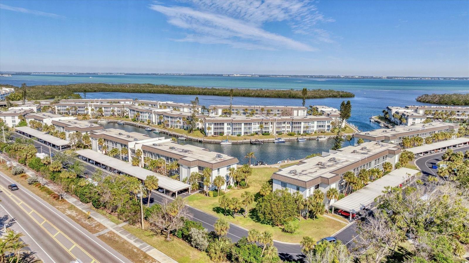 LONGBOAT HARBOUR - Residential