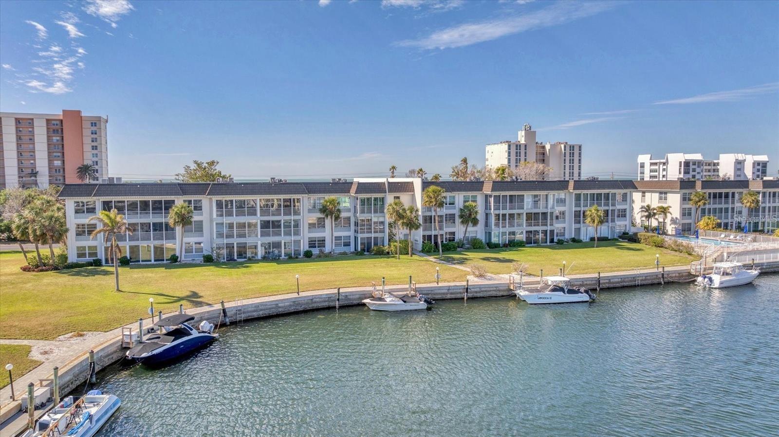 LONGBOAT HARBOUR - Residential