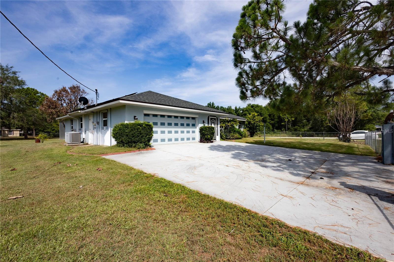 AVON PARK LAKES - Residential