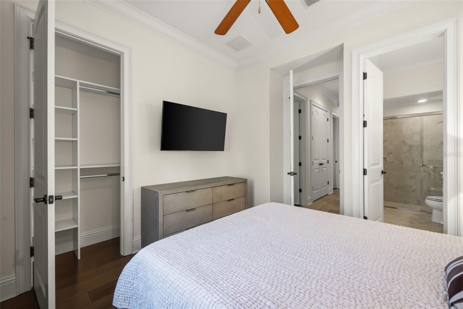 CASA DEL LAGO-REPLAT - Residential