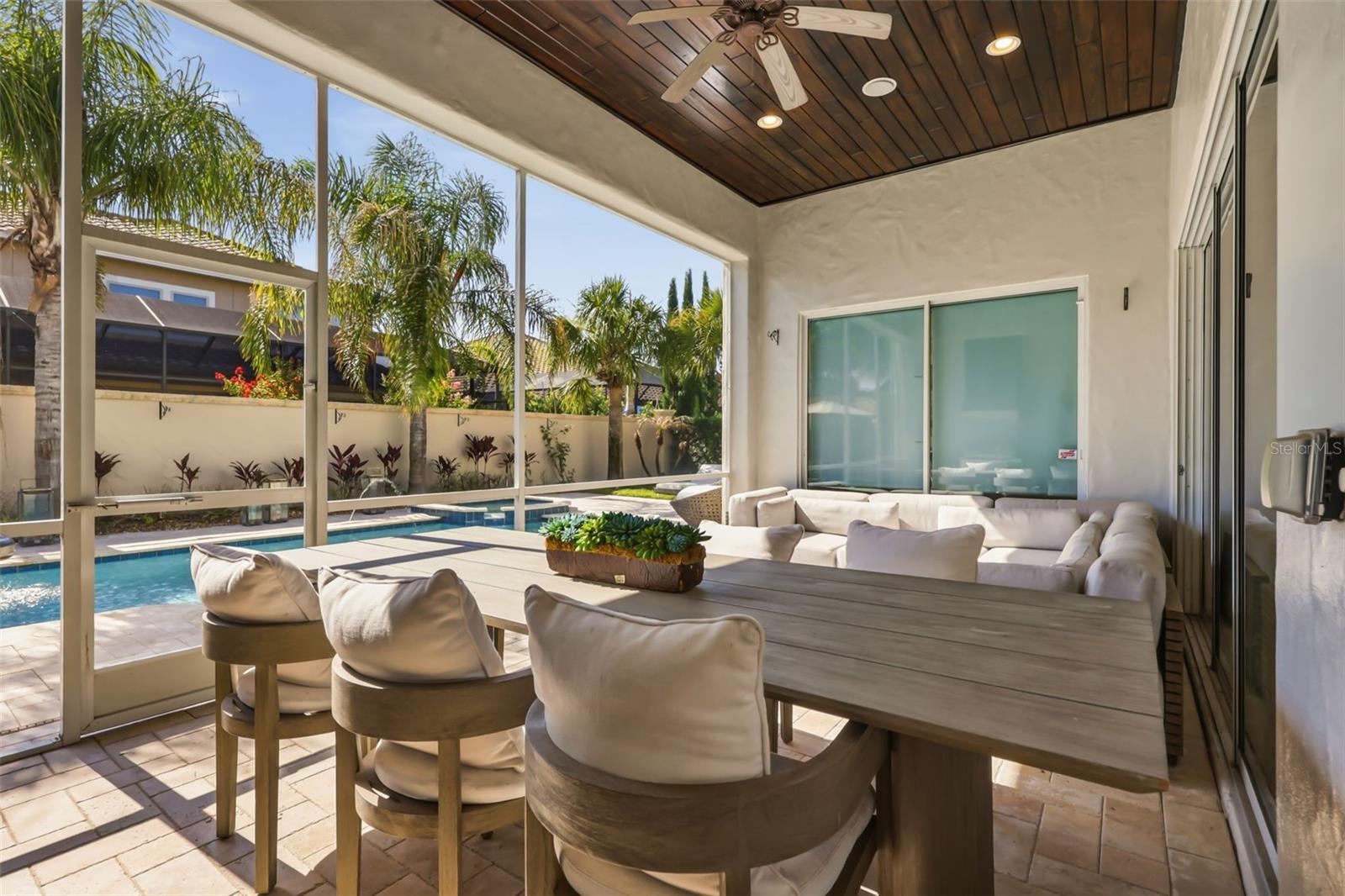 CASA DEL LAGO-REPLAT - Residential