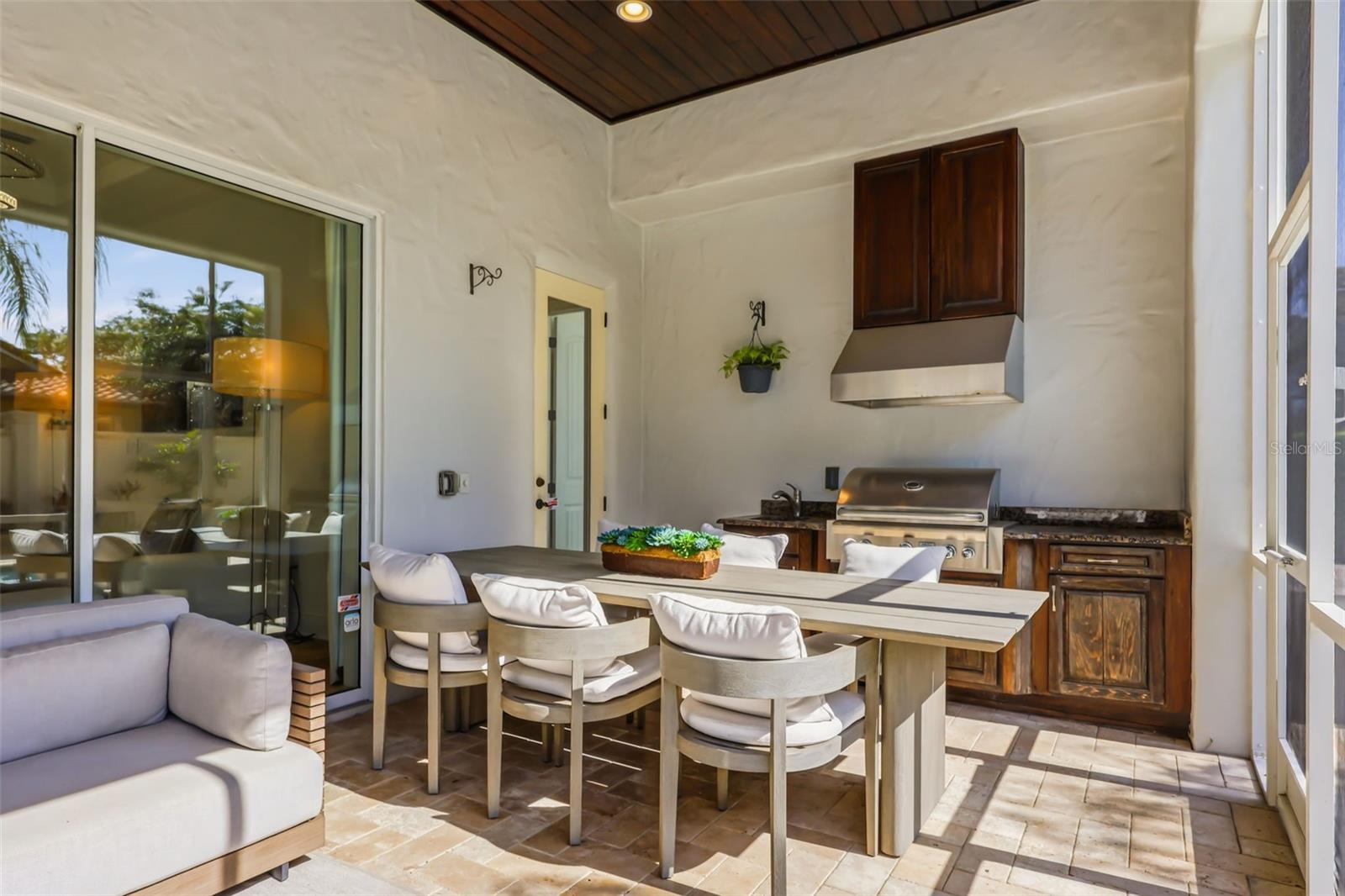 CASA DEL LAGO-REPLAT - Residential