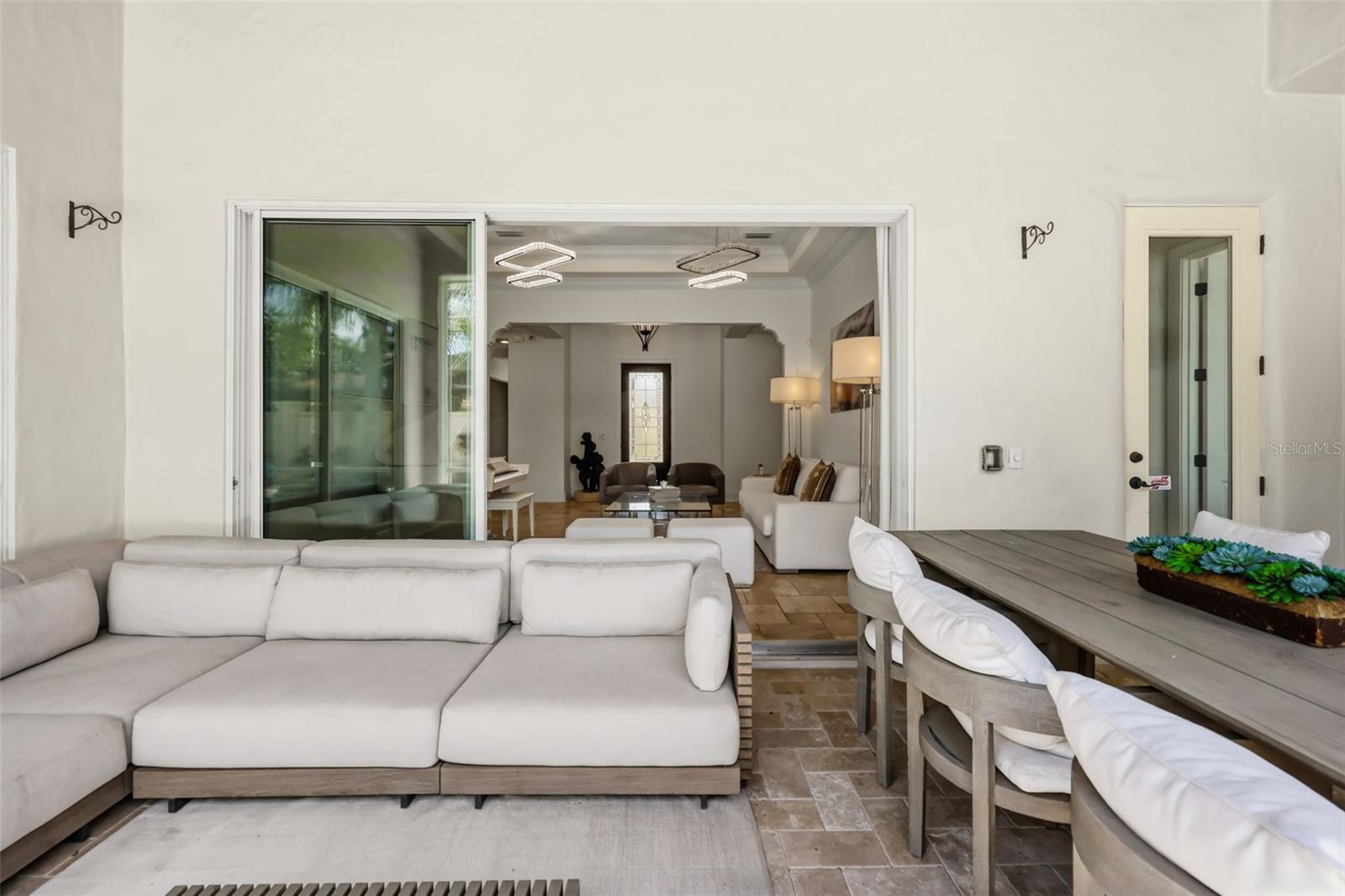 CASA DEL LAGO-REPLAT - Residential