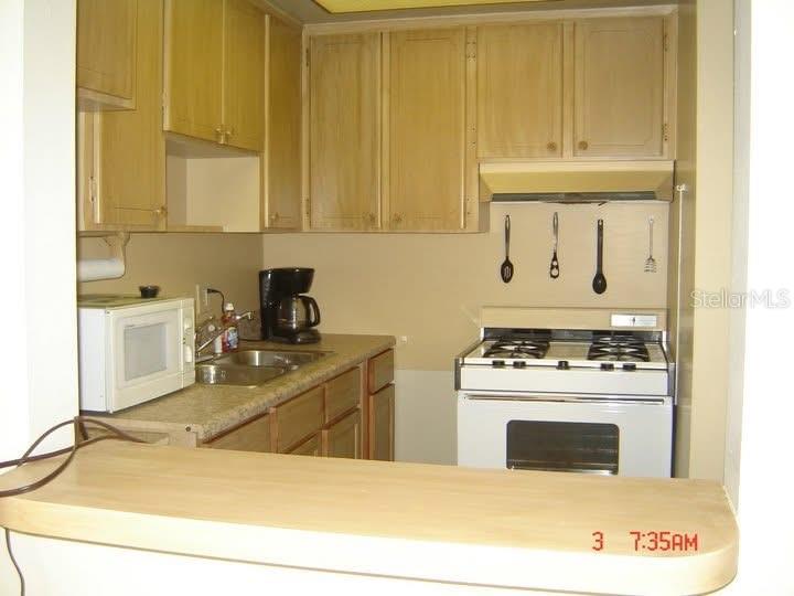TOWN APTS CONDO - Residential