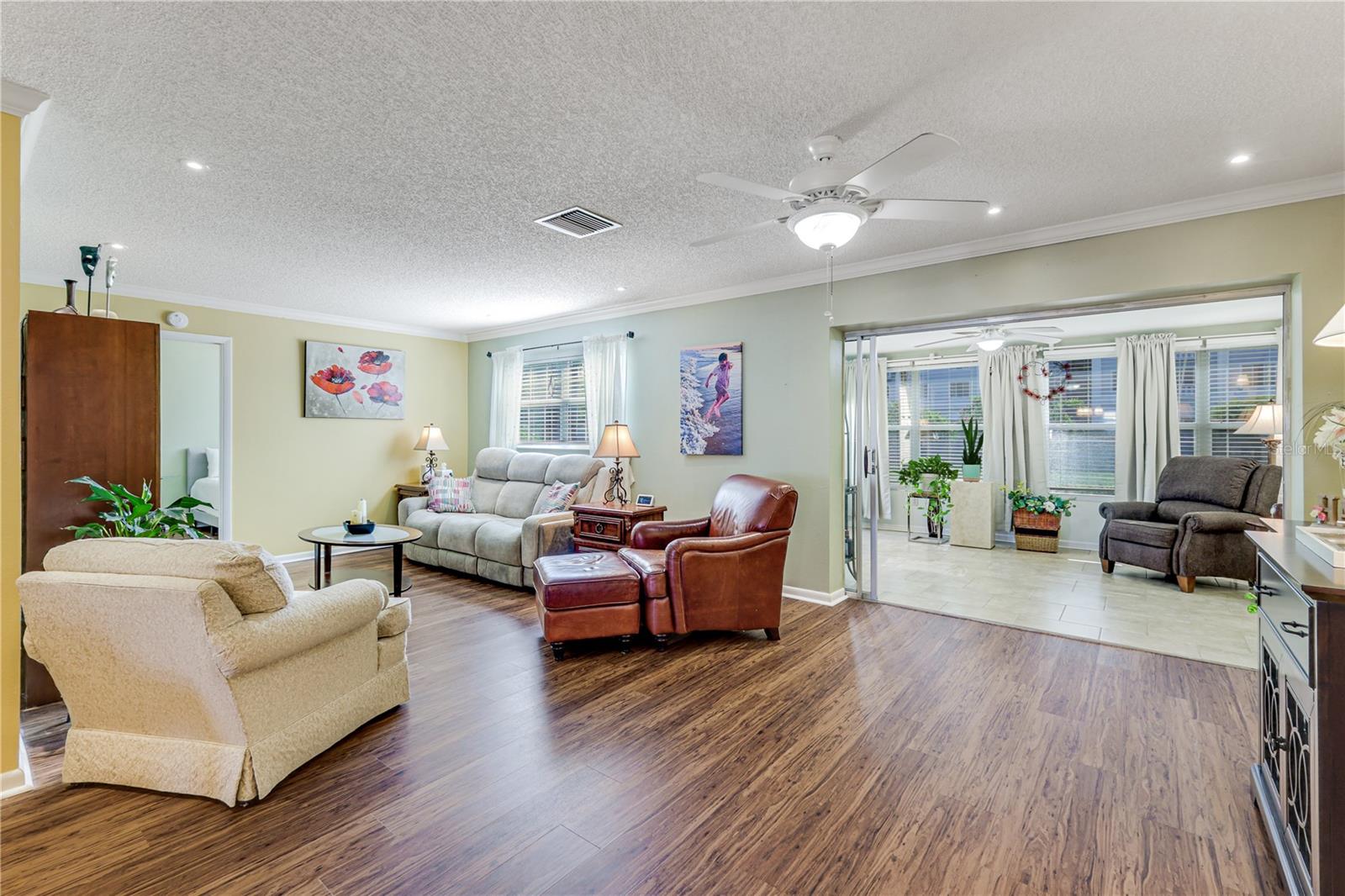 MYERLEE ESQUIRE COURTS CONDO - Residential