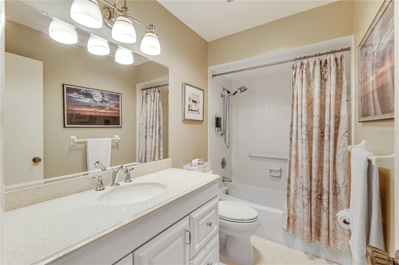 MYERLEE ESQUIRE COURTS CONDO - Residential