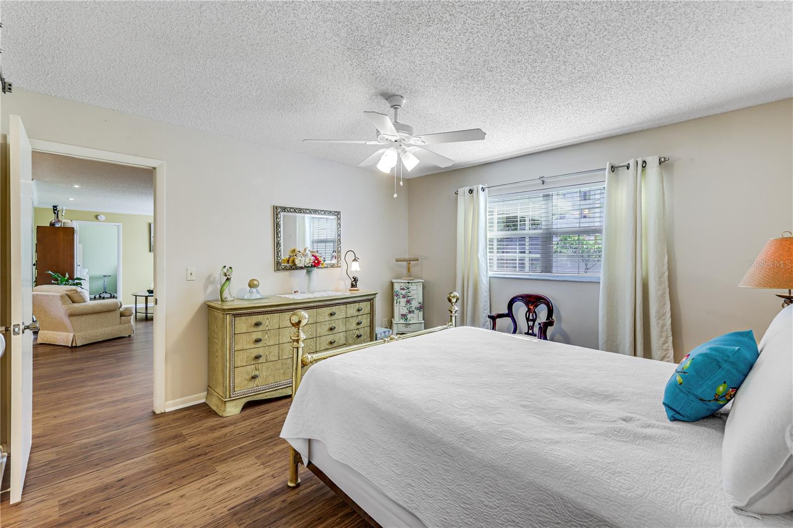 MYERLEE ESQUIRE COURTS CONDO - Residential