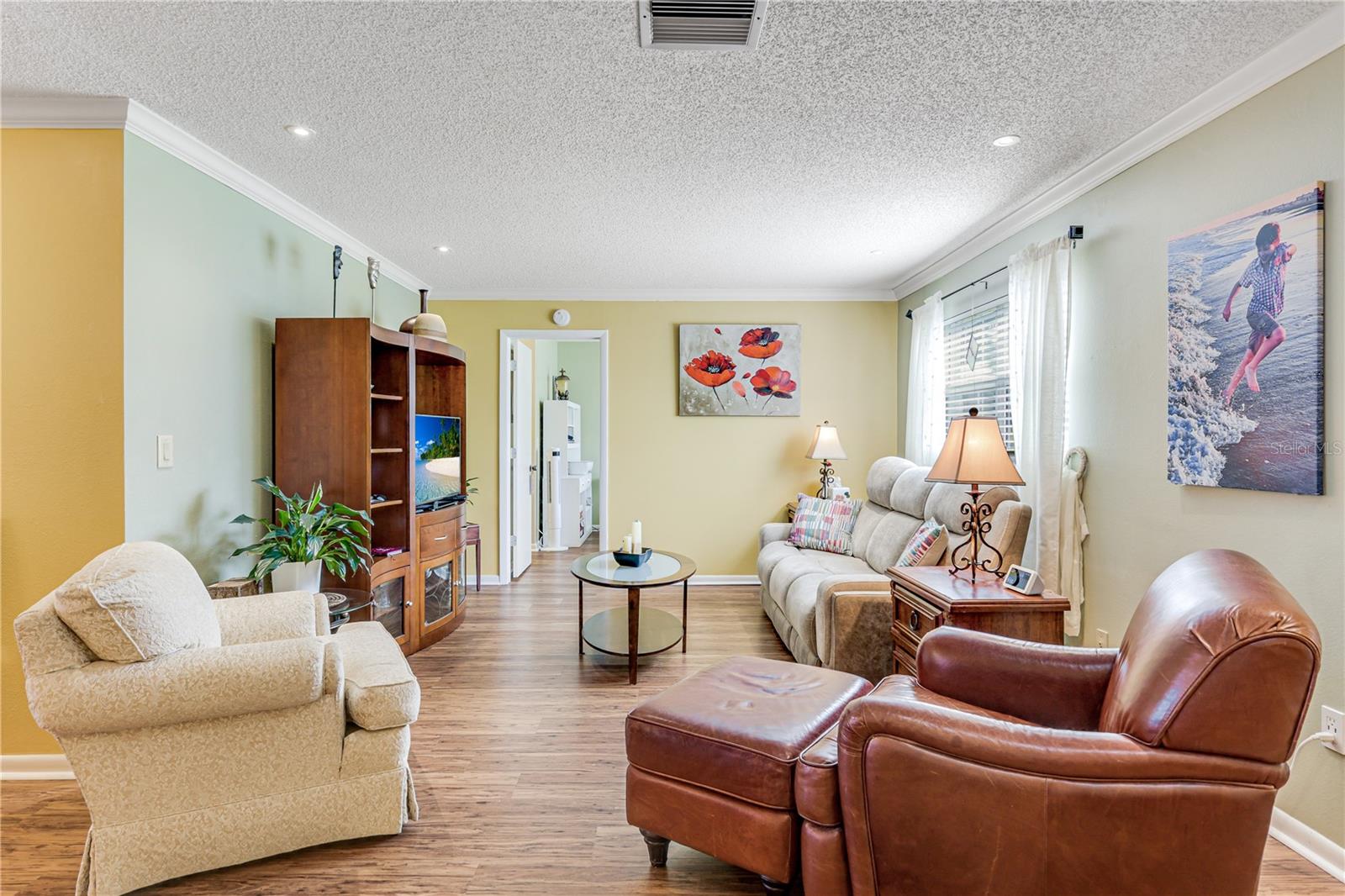 MYERLEE ESQUIRE COURTS CONDO - Residential