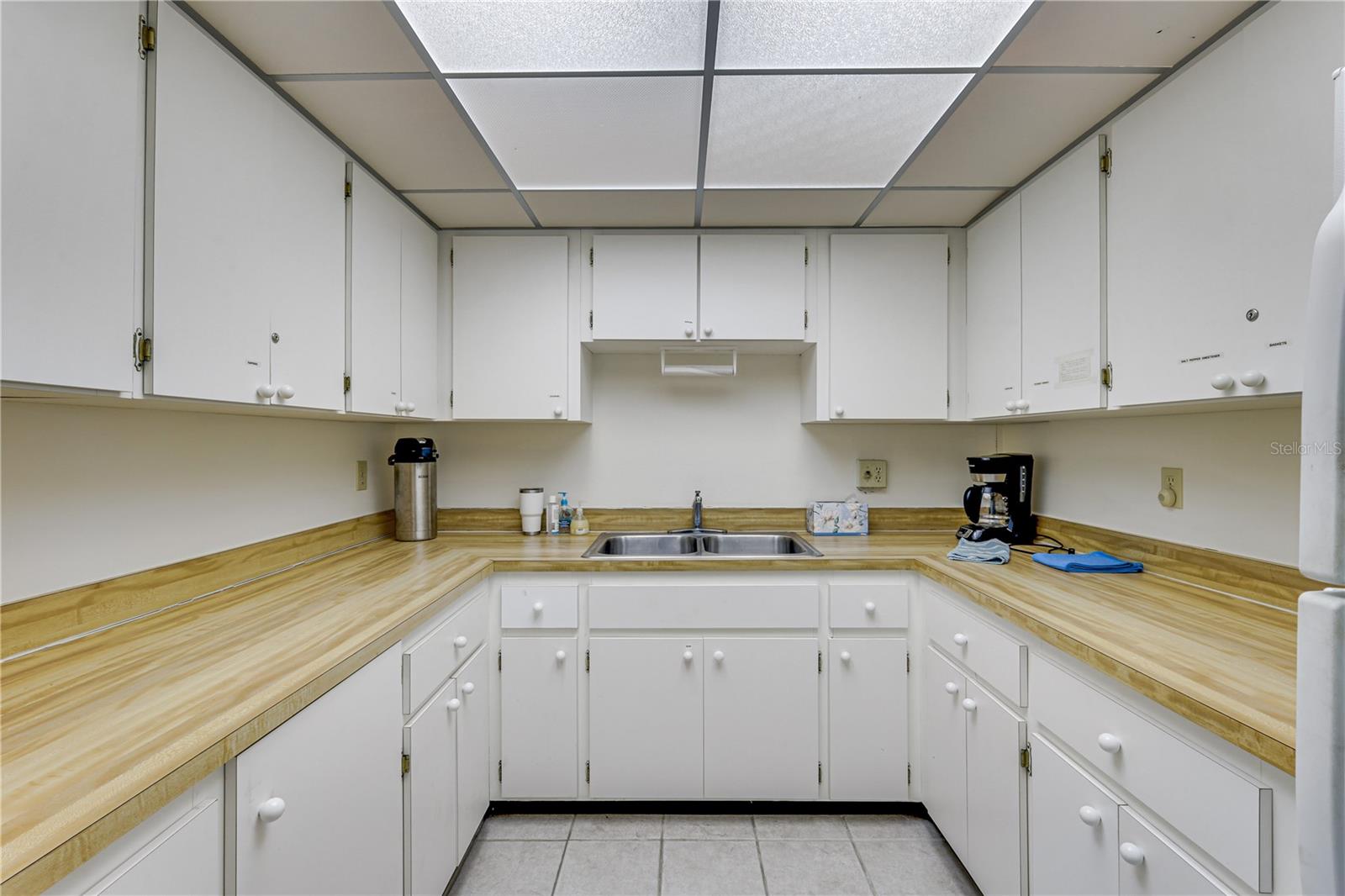 MYERLEE ESQUIRE COURTS CONDO - Residential