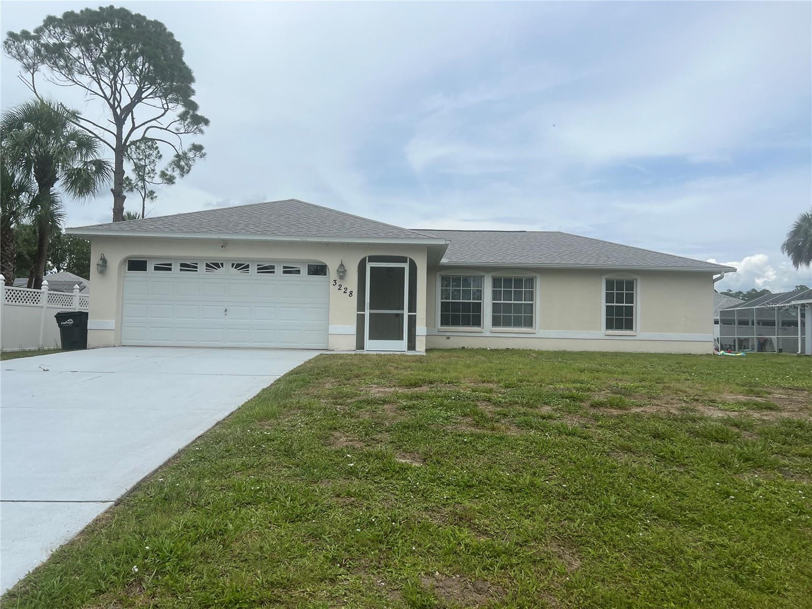 **ANNUAL** BEAUTIFUL 3/2/2 HOME AVAILABLE NOW IN NORTH PORT AREA** This home has an open kitchen looking onto the great room and features a split plan.  Rooms are light and bright. Located on a quiet street close to shopping, restaurants, and other amenities.  Call to schedule your showing appointment TODAY!!