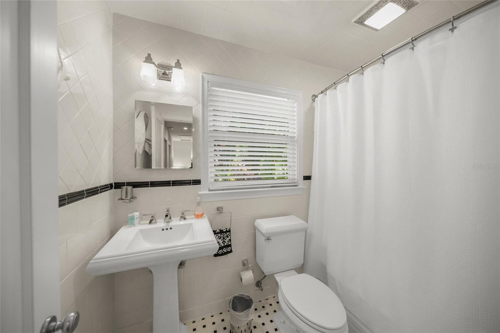 SHORELAND WOODS SUB - Residential