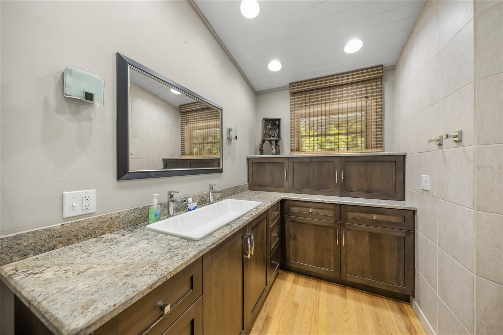 SHORELAND WOODS SUB - Residential