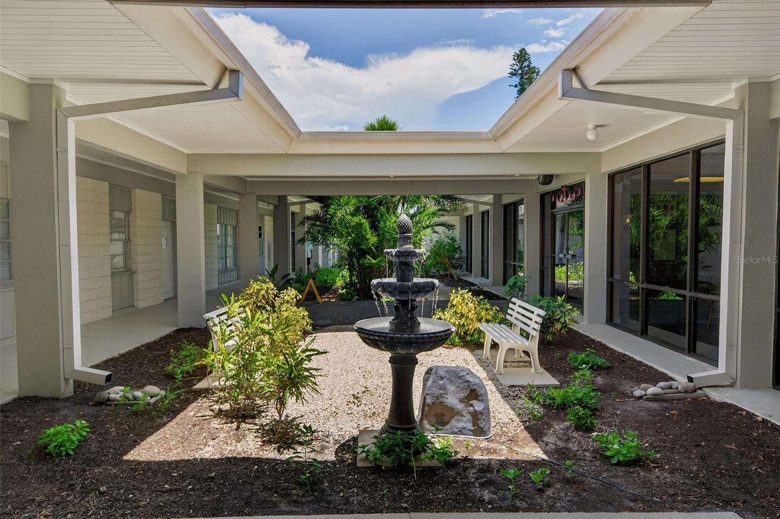 LONGBOAT HARBOUR - Residential