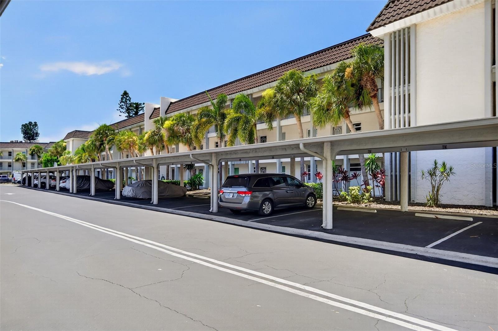 LONGBOAT HARBOUR - Residential