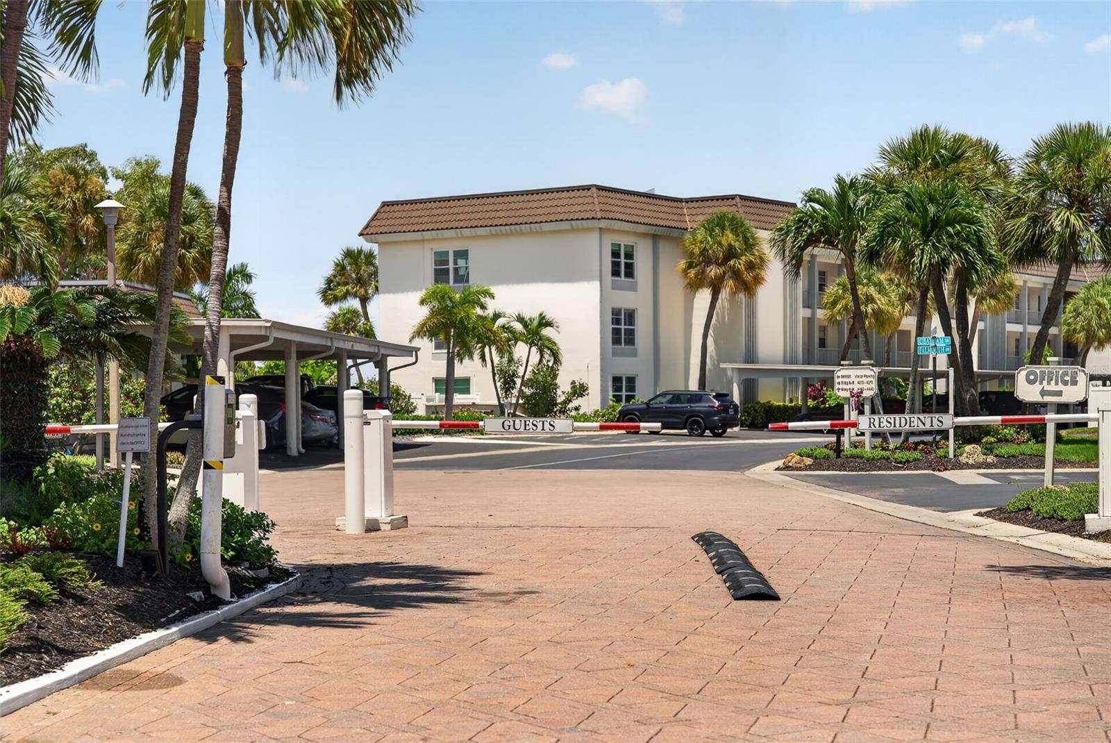 LONGBOAT HARBOUR - Residential