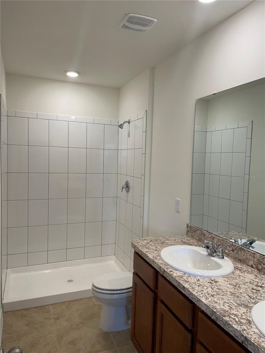 ATRIA/RIDGEWOOD LAKES - Residential Lease