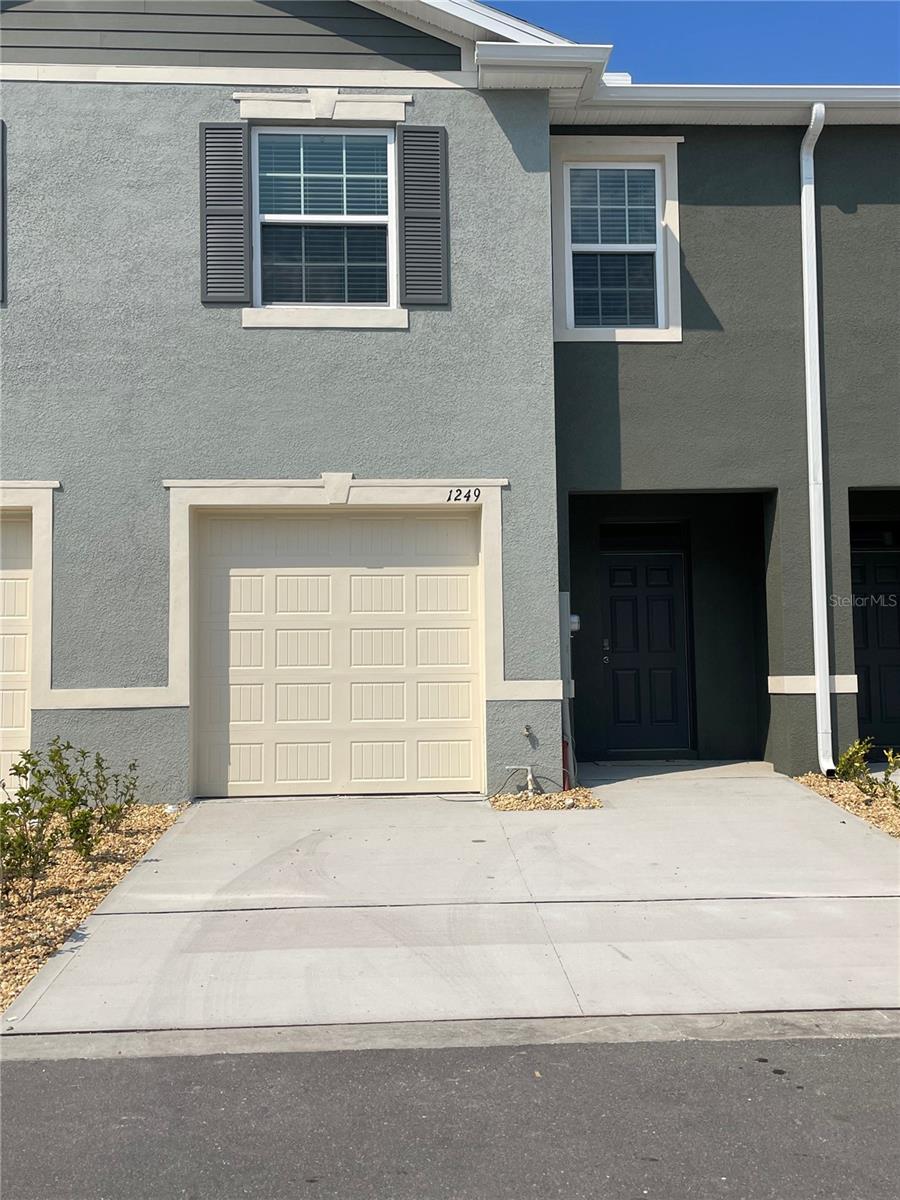 ATRIA/RIDGEWOOD LAKES - Residential Lease