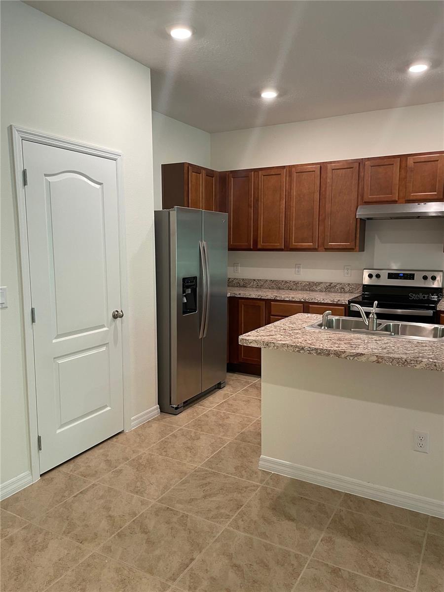 ATRIA/RIDGEWOOD LAKES - Residential Lease