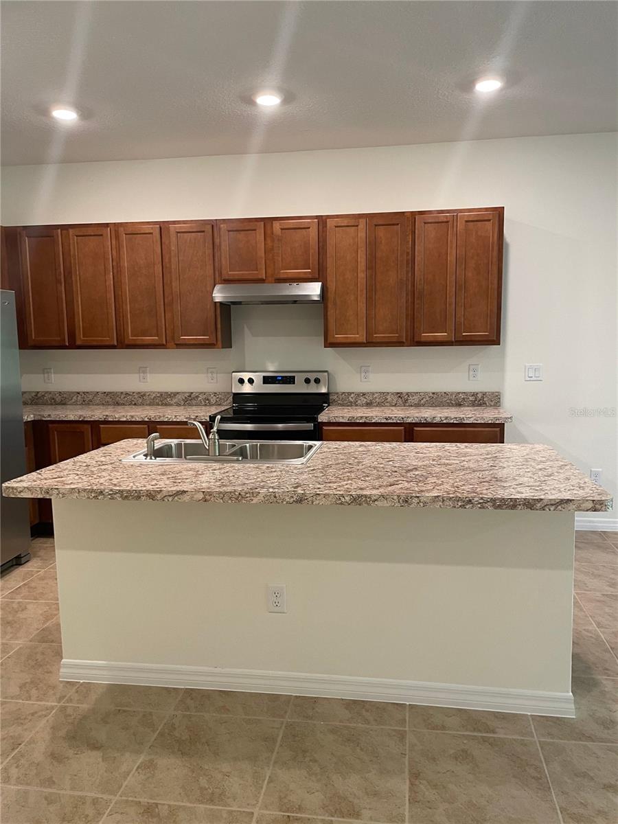 ATRIA/RIDGEWOOD LAKES - Residential Lease