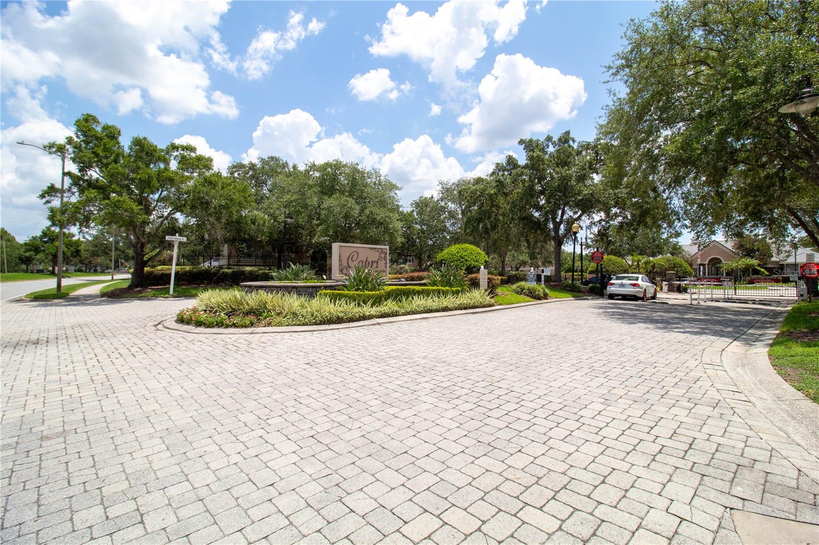 CAPRI/HUNTERS CRK CONDO - Residential