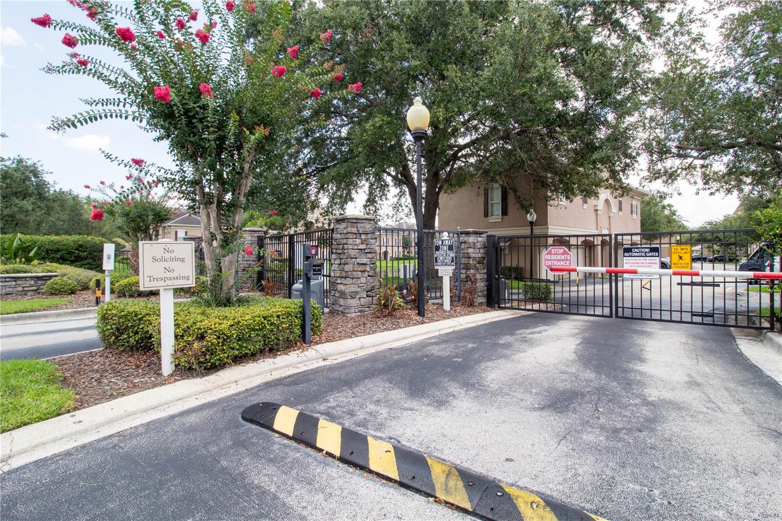 CAPRI/HUNTERS CRK CONDO - Residential