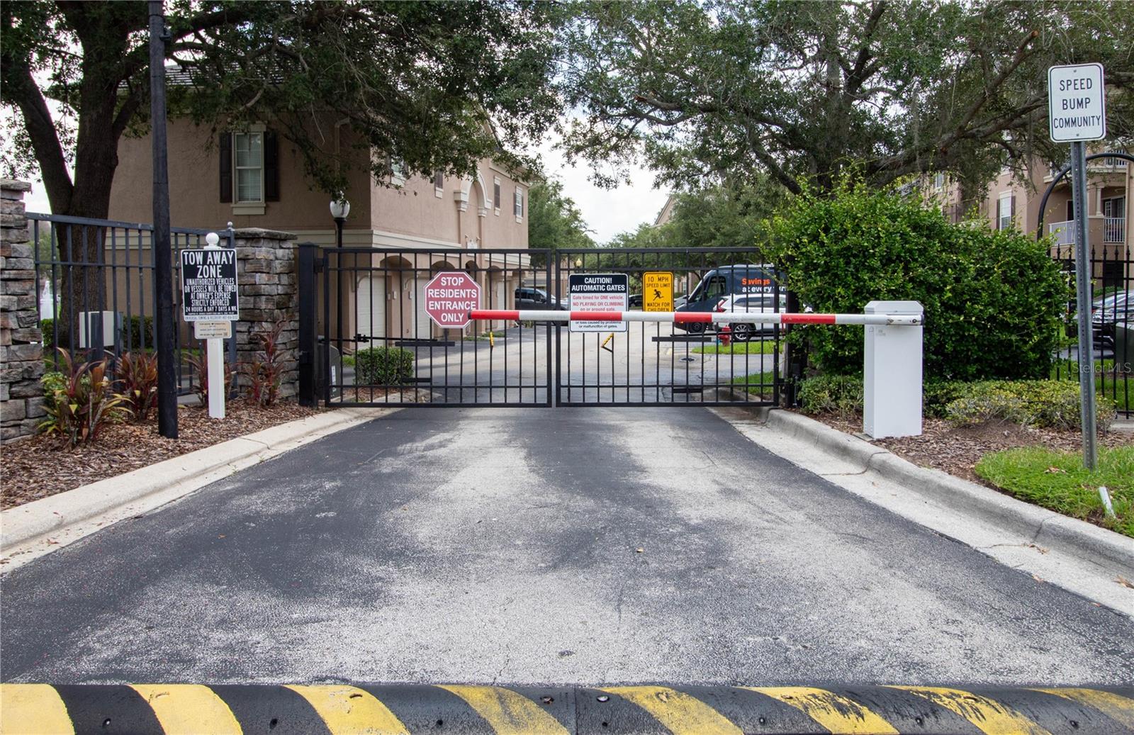 CAPRI/HUNTERS CRK CONDO - Residential