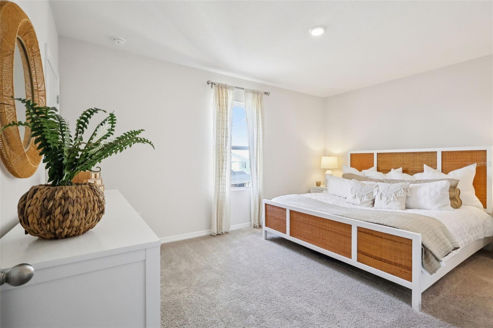 HARMONY ON LAKE ELOISE - Residential