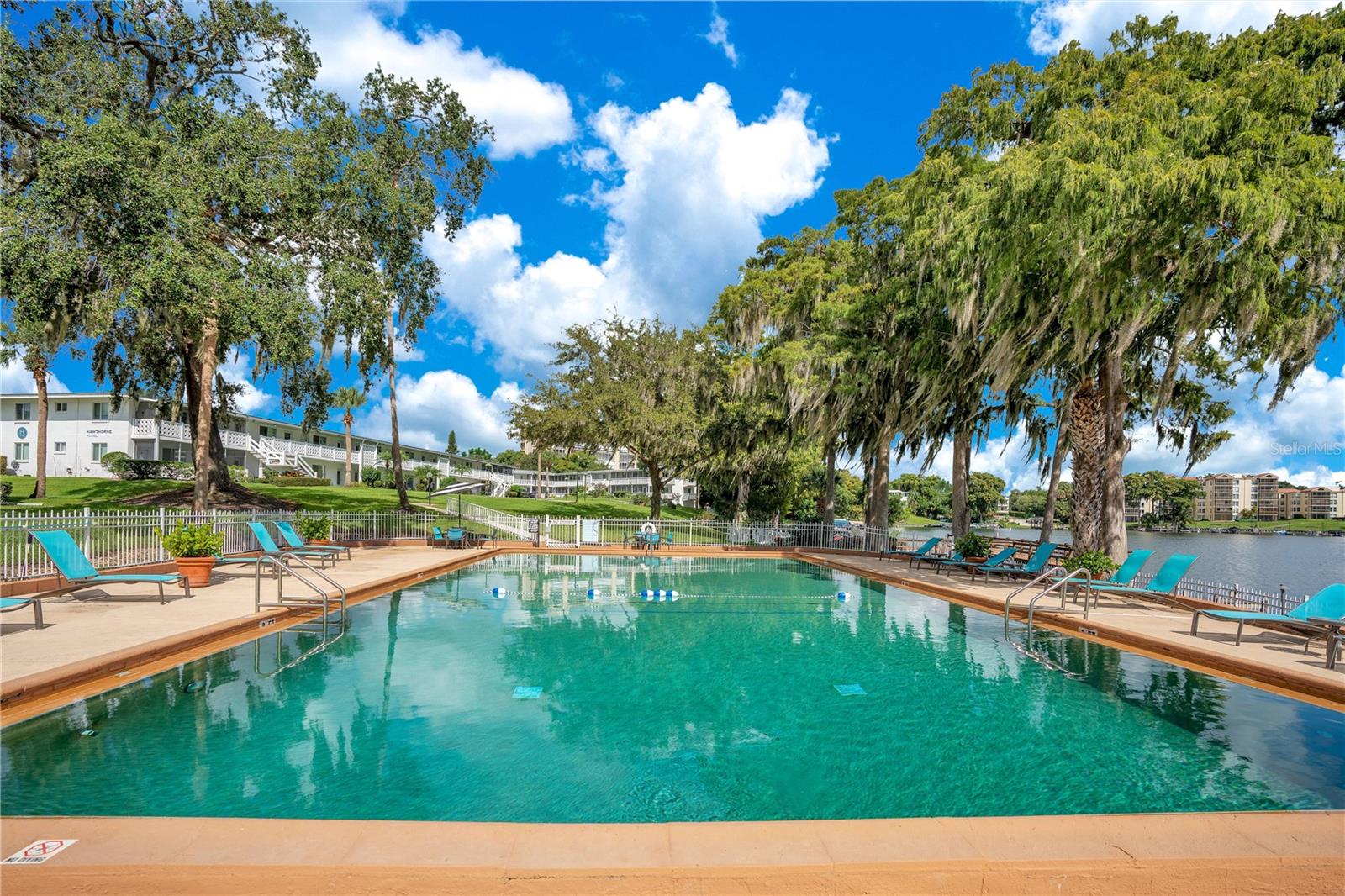 LAKE MAITLAND TERRACE APTS - Residential