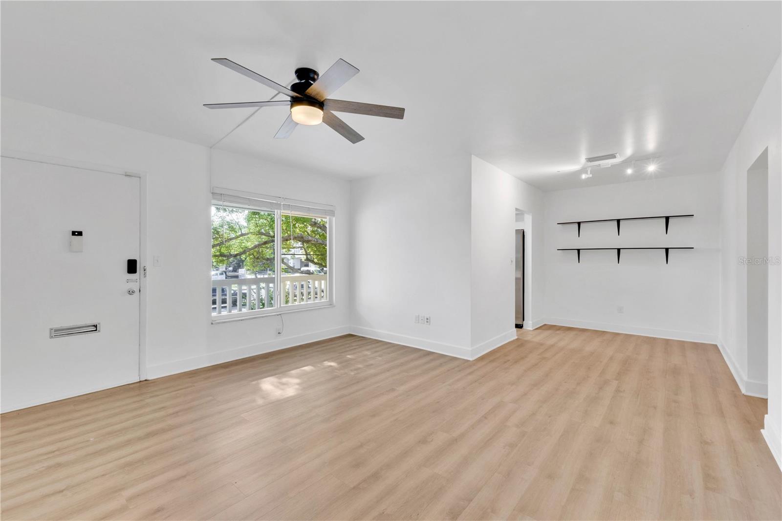 LAKE MAITLAND TERRACE APTS - Residential