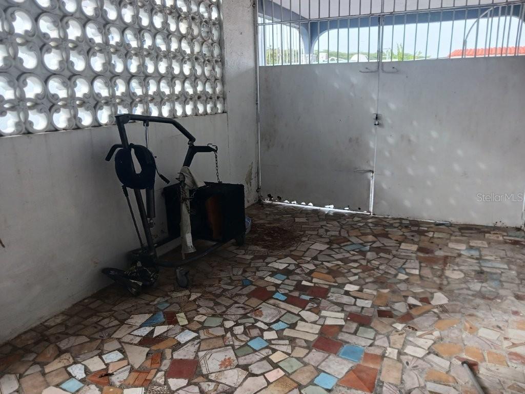 EXT. SANTA TERESITA - Residential