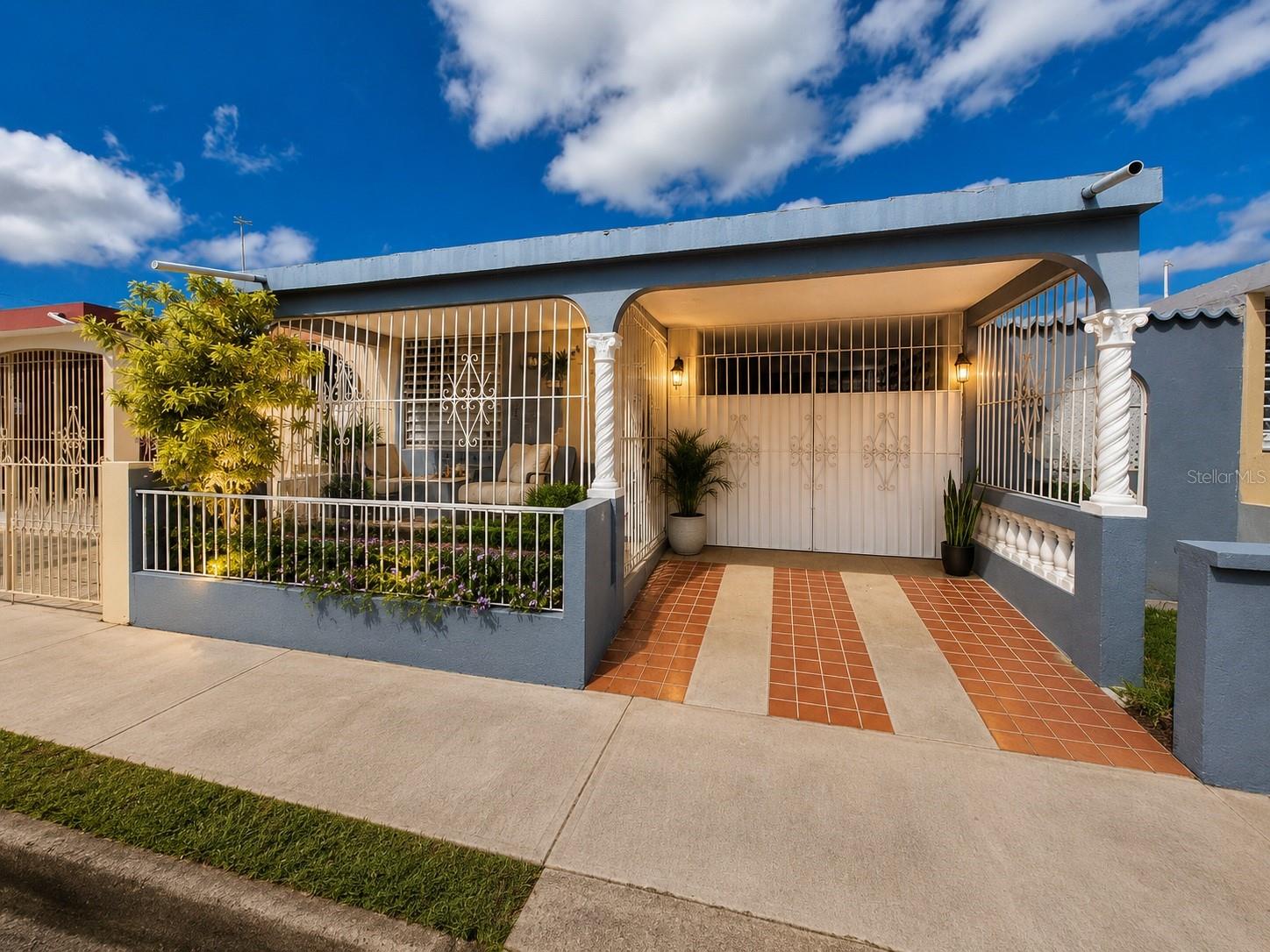Virtually Staged. This inviting 3-bedroom, 1-bathroom home is located in the well-established Santa Teresita neighborhood of Ponce, Puerto Rico, offering a practical layout ideal for first-time buyers, small families, or investors. Its convenient location provides easy access to schools, shopping centers, restaurants, hospitals, and major roads, while still maintaining a peaceful residential atmosphere.

Inside, the home features a functional floor plan with a bright living room, a designated dining area, and a kitchen ready for your personal touch. The three bedrooms have comfortable living spaces, and the centrally located full bathroom adds convenience for everyday living.