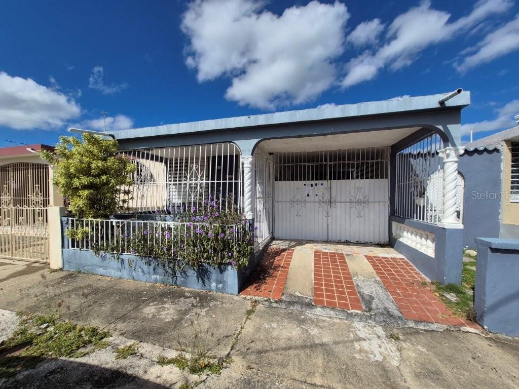 EXT. SANTA TERESITA - Residential