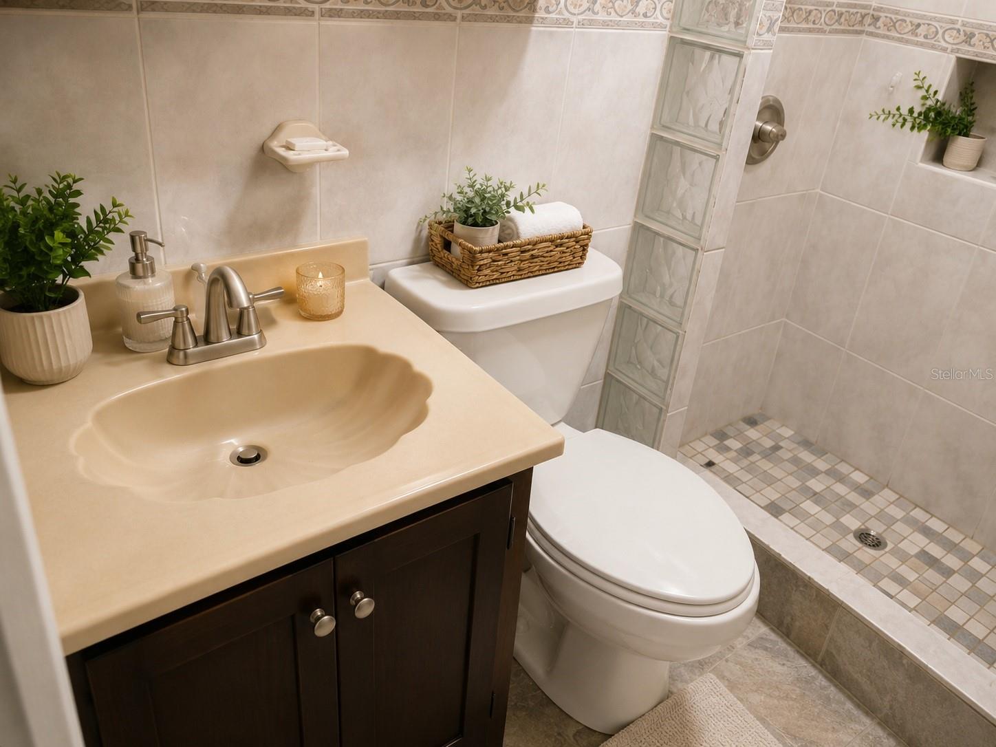 EXT. SANTA TERESITA - Residential