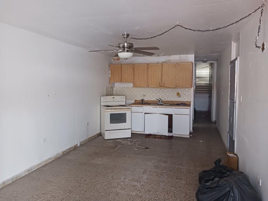EXT. SANTA TERESITA - Residential